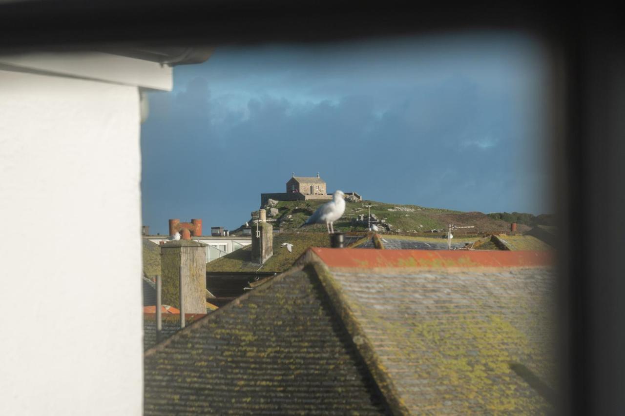 Stylish Two Bedroom Cottage - In Town Centre St Ives  Exterior photo