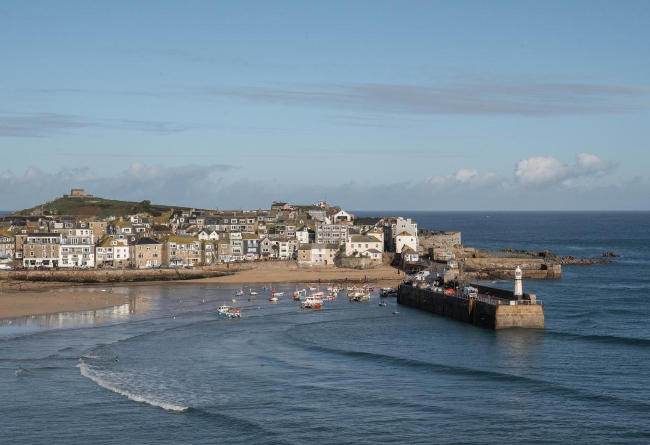 Stylish Two Bedroom Cottage - In Town Centre St Ives  Exterior photo